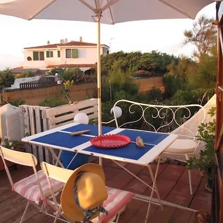 Semesterbostad In S'oru De Su Mare. Sulla Spiaggia Veranda, Giardino, Tramonti. Wi-fi